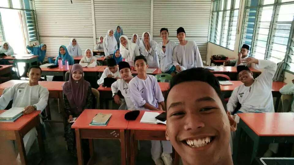 sejarah-class-with-teacher-azela-since-2015-2016