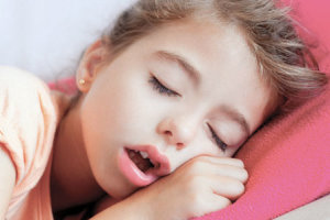 用嘴巴呼吸会让孩子越变越丑！