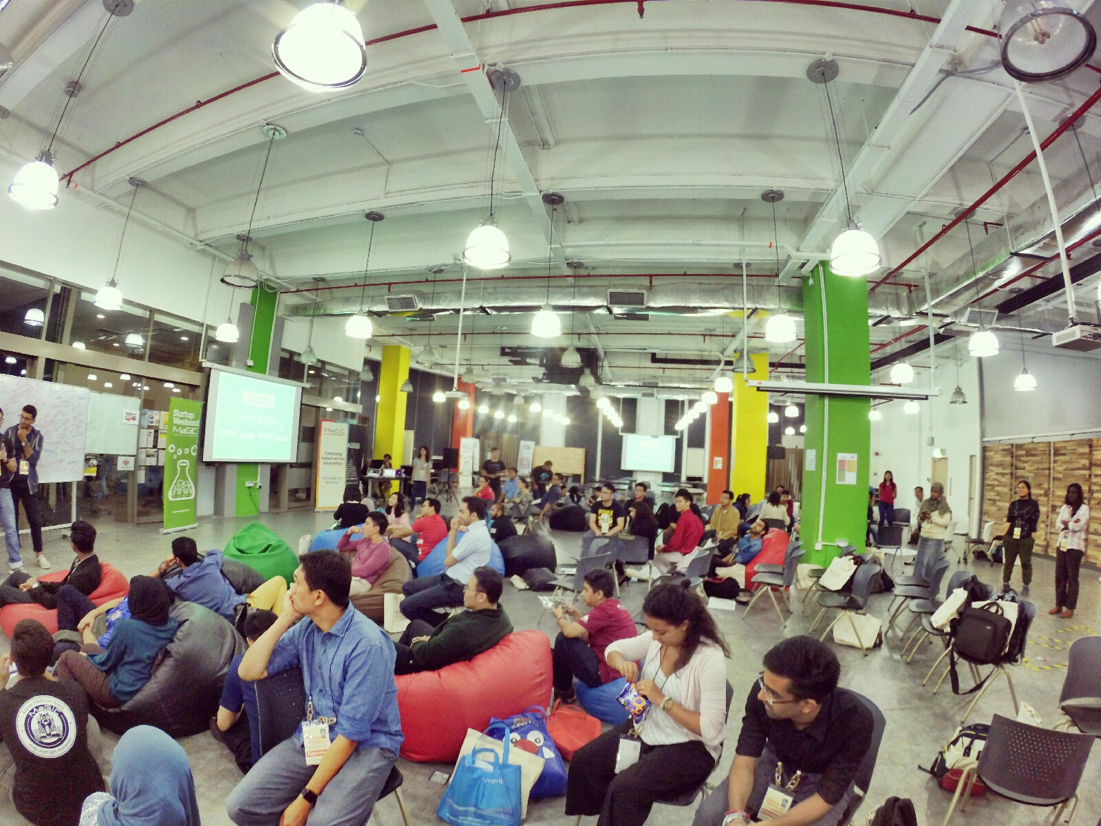 startup-weekend-at-magic-cyberjaya-malaysia-powered-by-google-for-entrepreneurs-social-enterprise-edition-raymond-ong-and-effye-ang-effye-media-online-advertising-a06