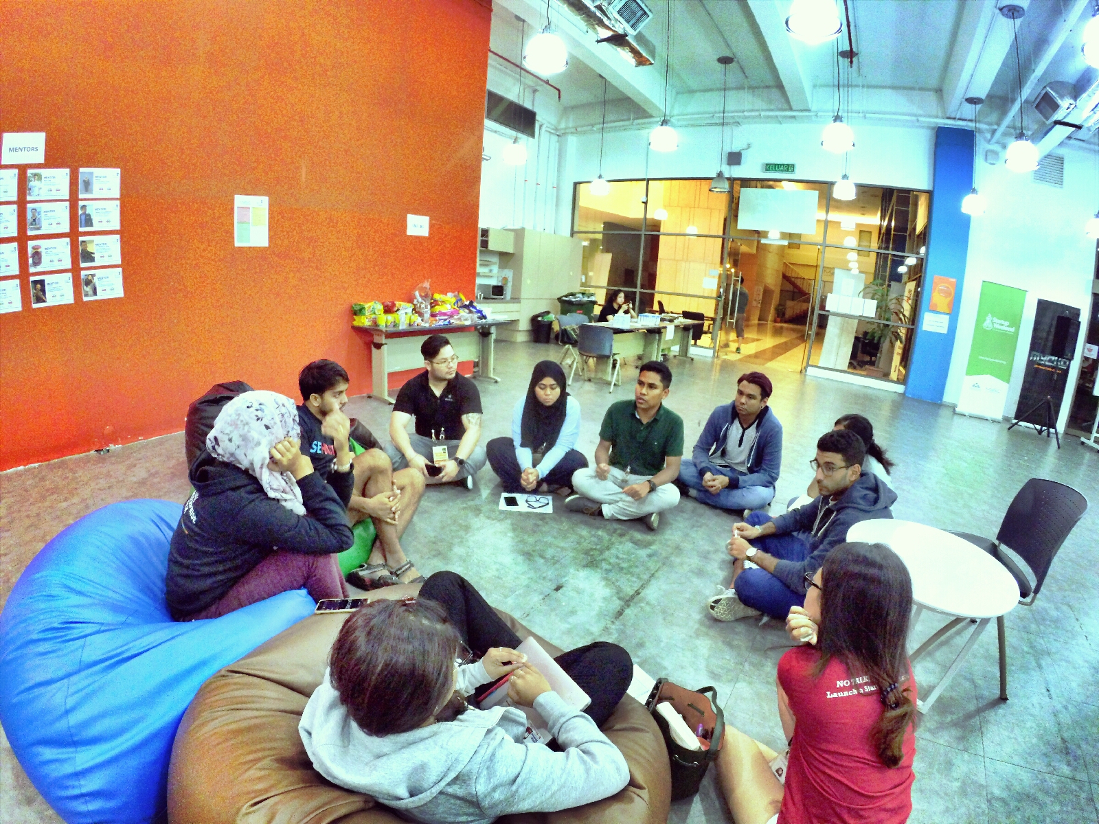 startup-weekend-at-magic-cyberjaya-malaysia-powered-by-google-for-entrepreneurs-social-enterprise-edition-raymond-ong-and-effye-ang-effye-media-online-advertising-a41