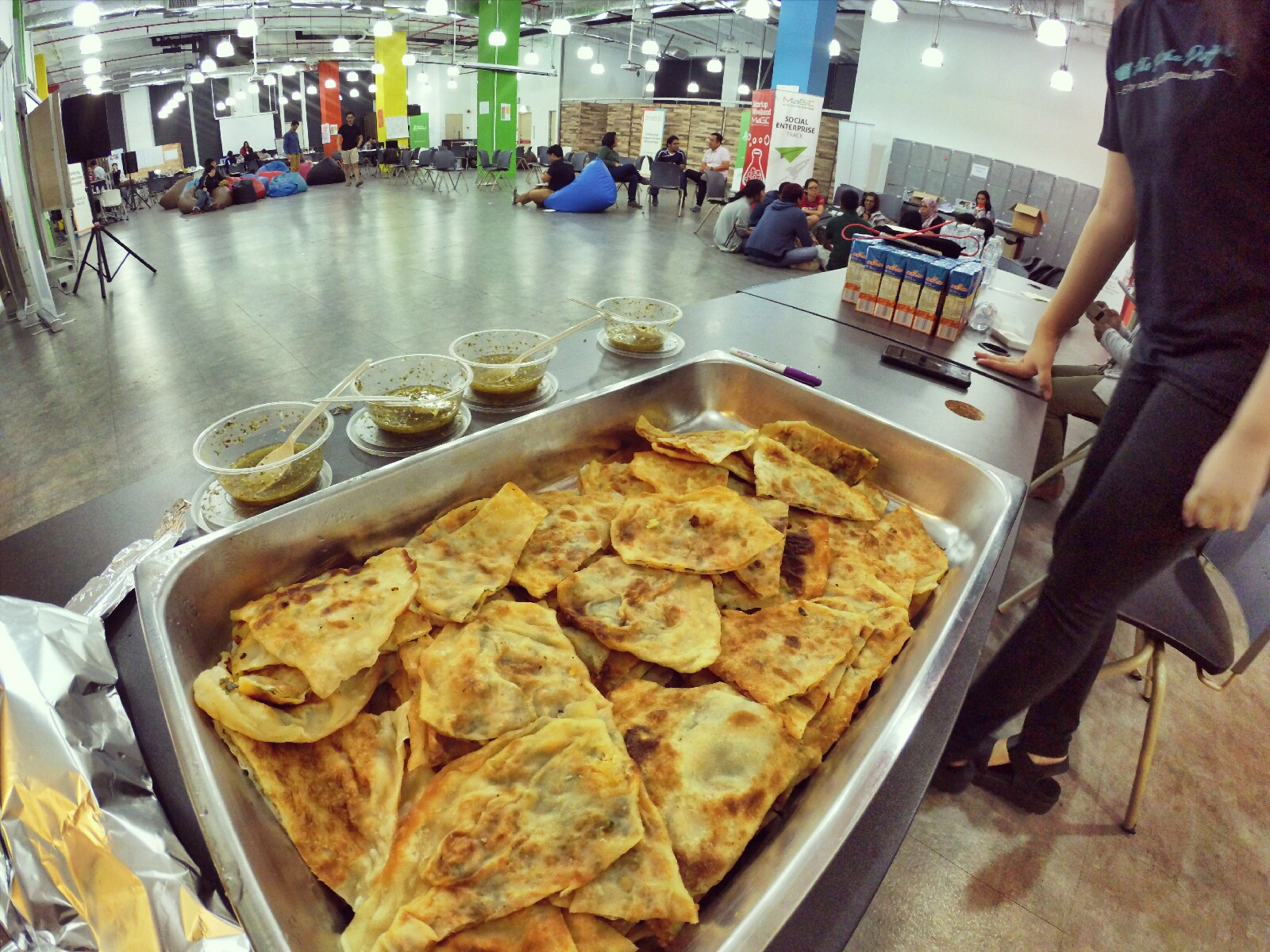 startup-weekend-at-magic-cyberjaya-malaysia-powered-by-google-for-entrepreneurs-social-enterprise-edition-raymond-ong-and-effye-ang-effye-media-online-advertising-a43