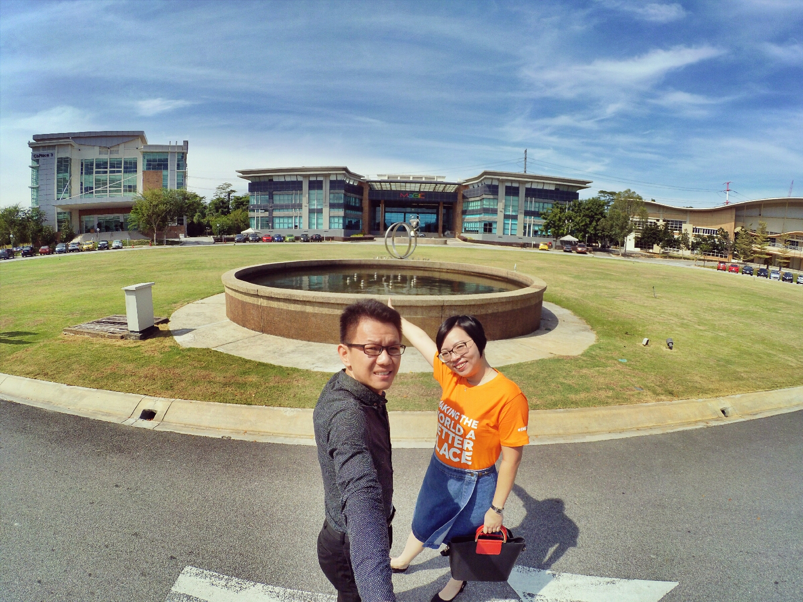 startup-weekend-at-magic-cyberjaya-malaysia-powered-by-google-for-entrepreneurs-social-enterprise-edition-raymond-ong-and-effye-ang-effye-media-online-advertising-a54