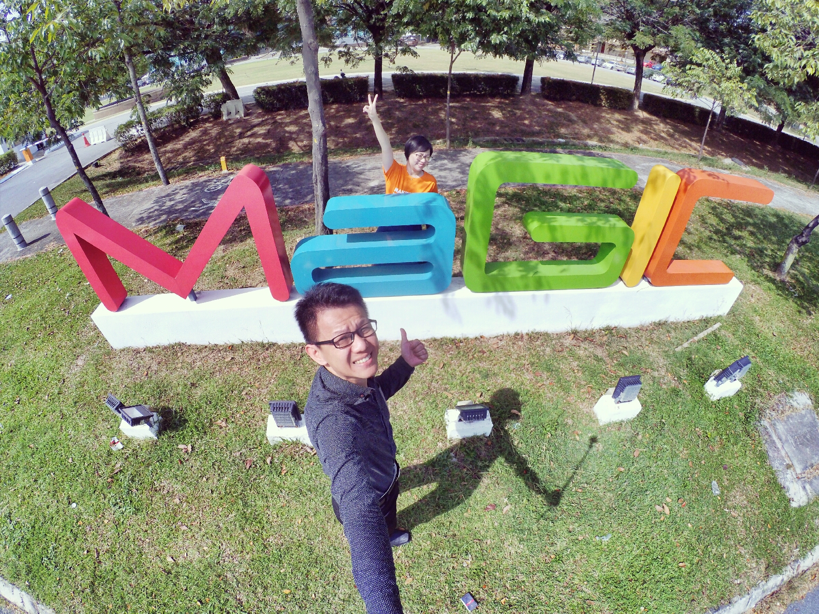 startup-weekend-at-magic-cyberjaya-malaysia-powered-by-google-for-entrepreneurs-social-enterprise-edition-raymond-ong-and-effye-ang-effye-media-online-advertising-a56