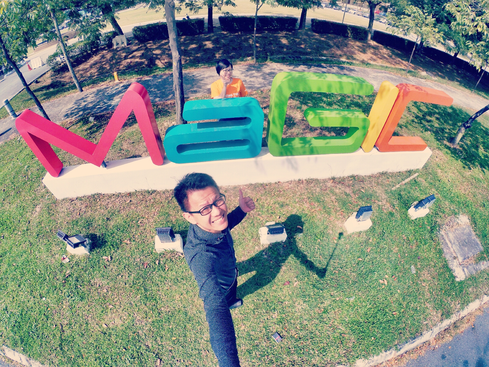 startup-weekend-at-magic-cyberjaya-malaysia-powered-by-google-for-entrepreneurs-social-enterprise-edition-raymond-ong-and-effye-ang-effye-media-online-advertising-a57