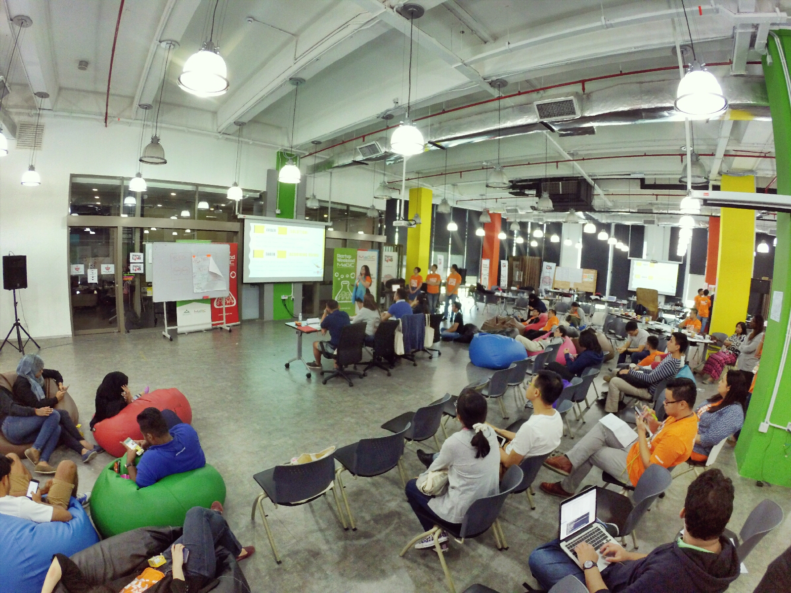 startup-weekend-at-magic-cyberjaya-malaysia-powered-by-google-for-entrepreneurs-social-enterprise-edition-raymond-ong-and-effye-ang-effye-media-online-advertising-a68