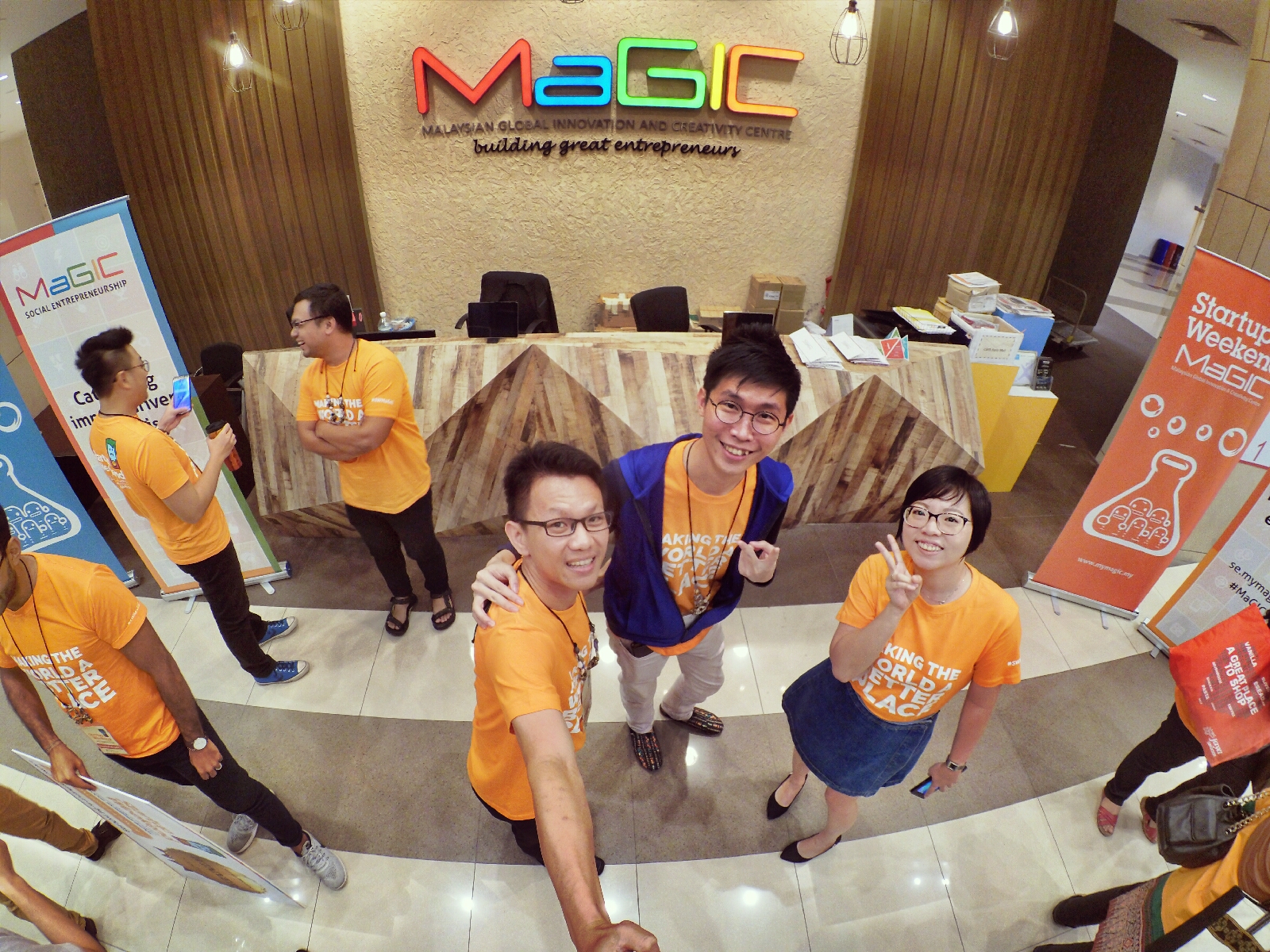 startup-weekend-at-magic-cyberjaya-malaysia-powered-by-google-for-entrepreneurs-social-enterprise-edition-raymond-ong-and-effye-ang-effye-media-online-advertising-a81