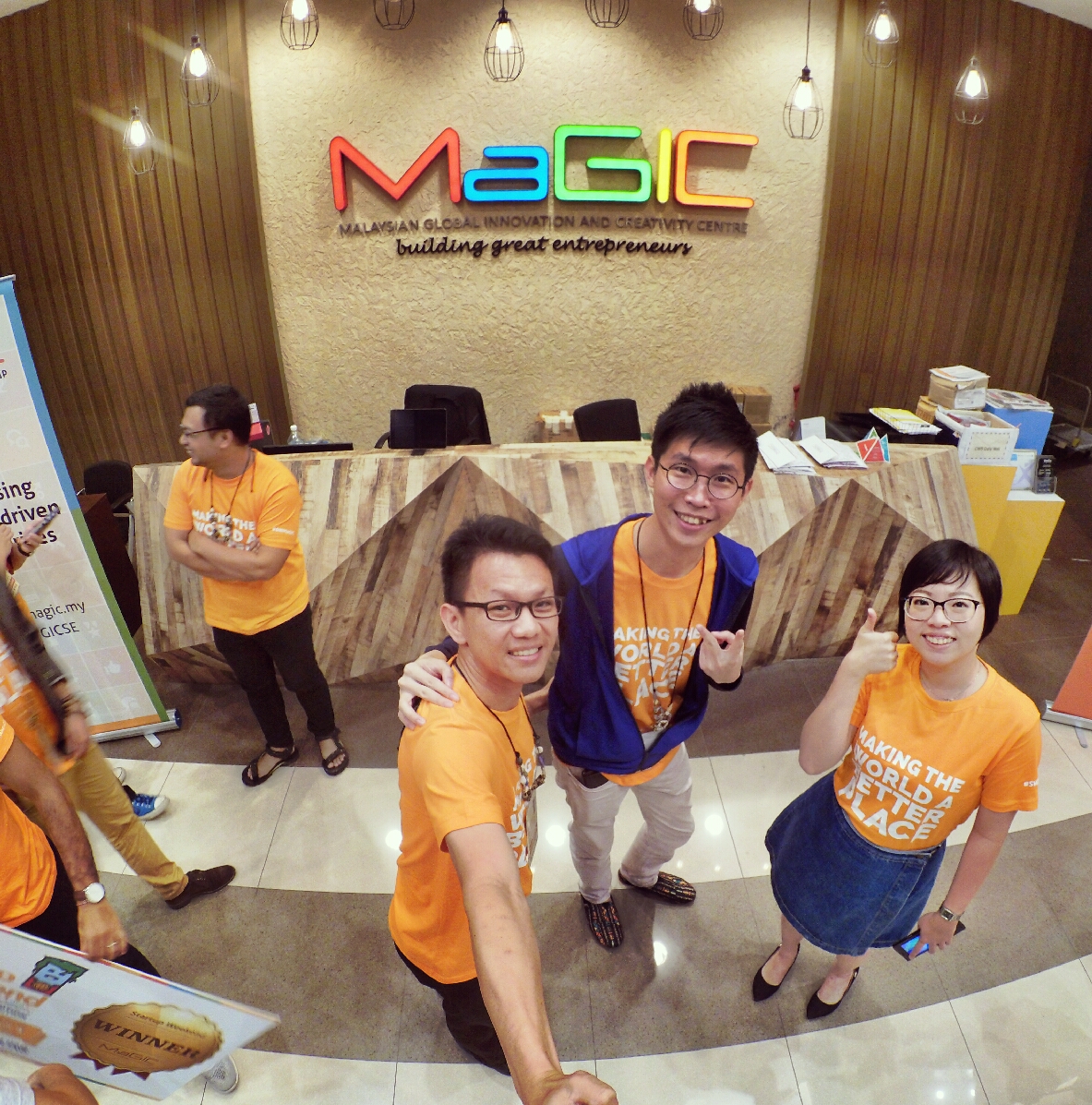 startup-weekend-at-magic-cyberjaya-malaysia-powered-by-google-for-entrepreneurs-social-enterprise-edition-raymond-ong-and-effye-ang-effye-media-online-advertising-a82