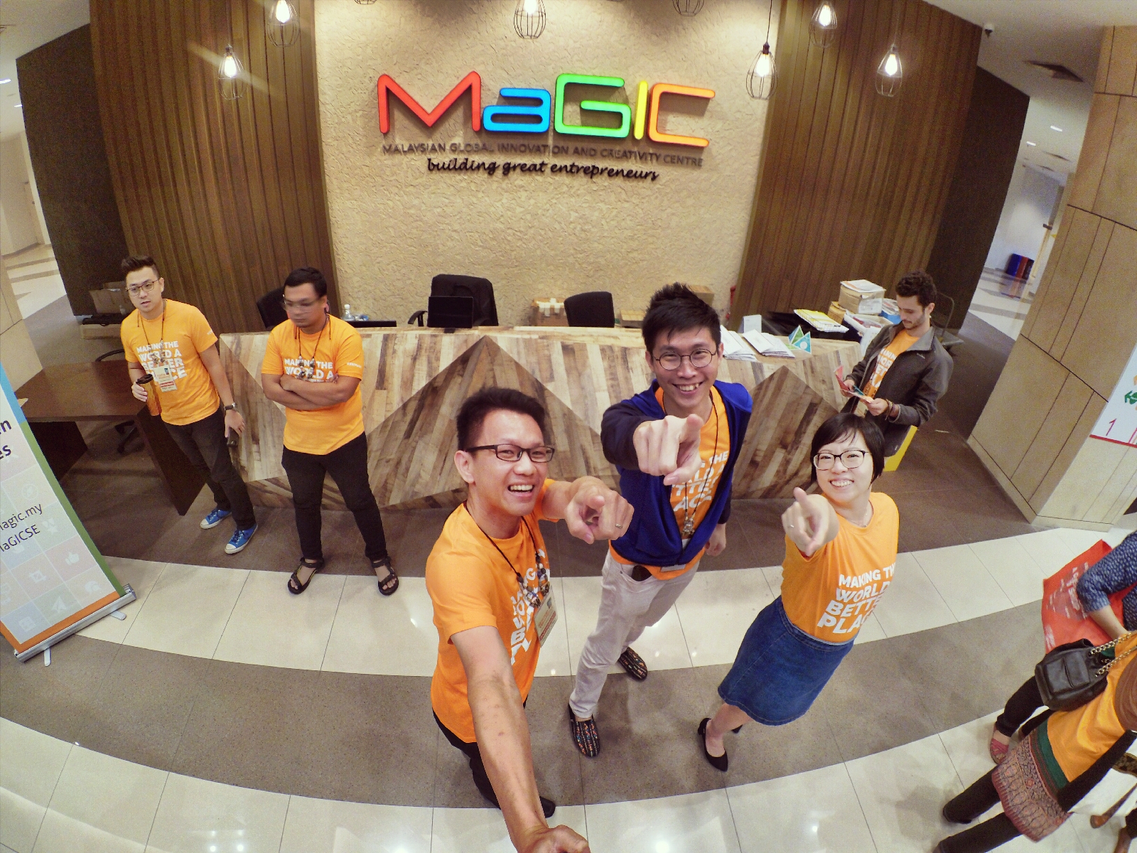 startup-weekend-at-magic-cyberjaya-malaysia-powered-by-google-for-entrepreneurs-social-enterprise-edition-raymond-ong-and-effye-ang-effye-media-online-advertising-a83