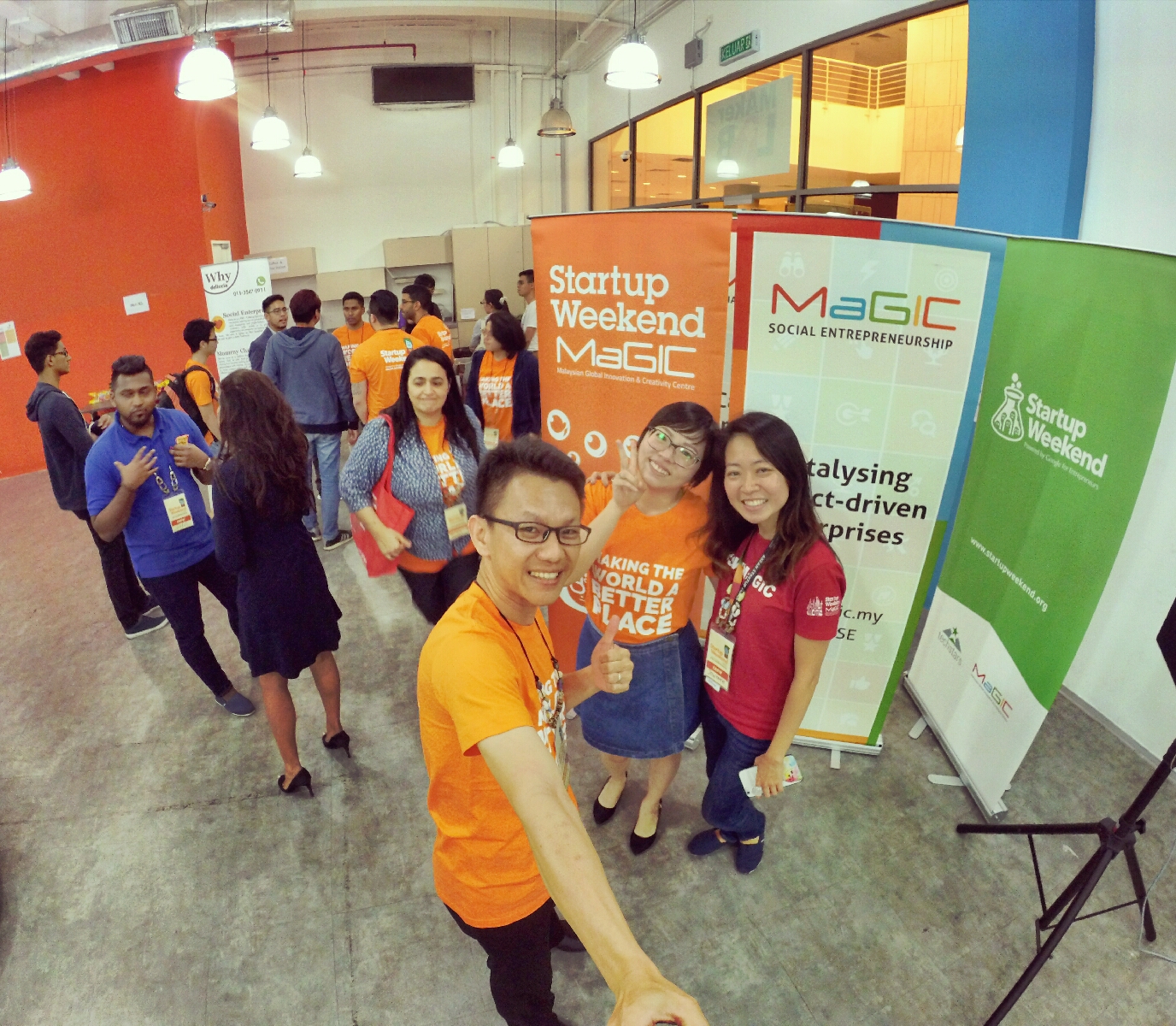 startup-weekend-at-magic-cyberjaya-malaysia-powered-by-google-for-entrepreneurs-social-enterprise-edition-raymond-ong-and-effye-ang-effye-media-online-advertising-a89