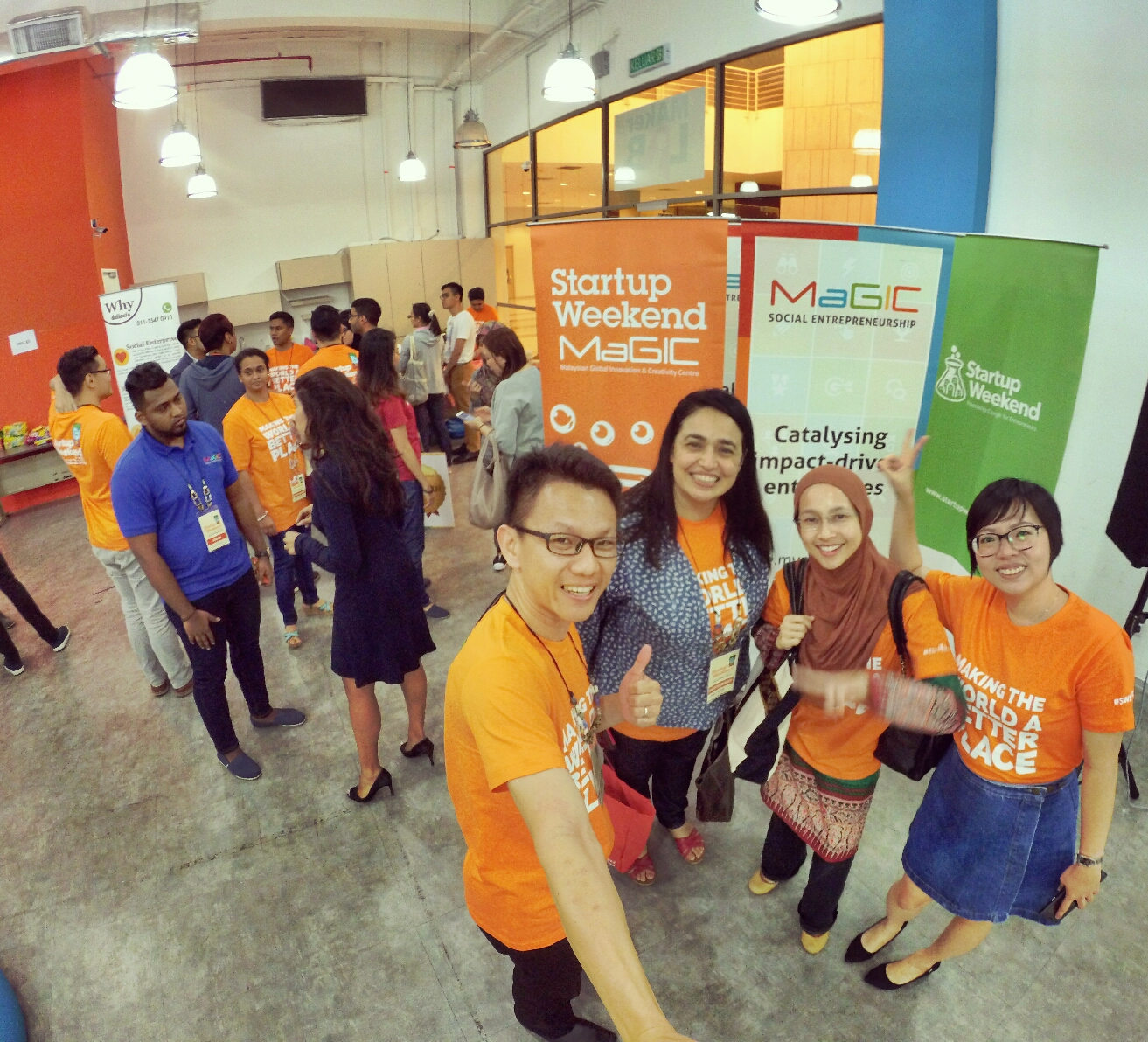 startup-weekend-at-magic-cyberjaya-malaysia-powered-by-google-for-entrepreneurs-social-enterprise-edition-raymond-ong-and-effye-ang-effye-media-online-advertising-a90