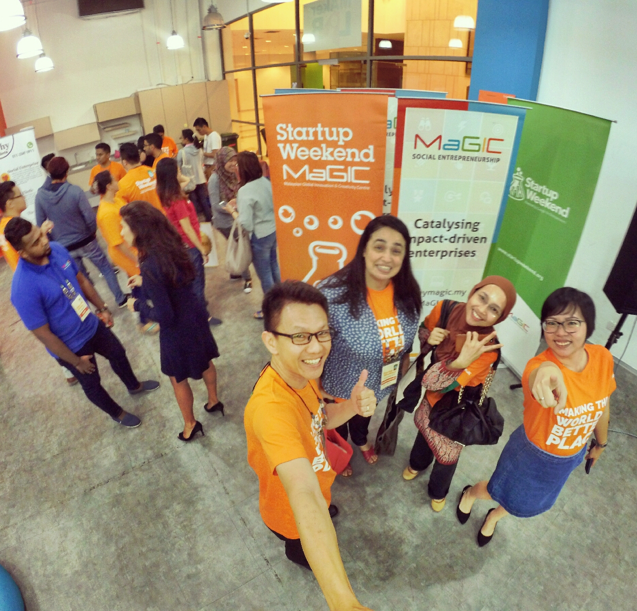 startup-weekend-at-magic-cyberjaya-malaysia-powered-by-google-for-entrepreneurs-social-enterprise-edition-raymond-ong-and-effye-ang-effye-media-online-advertising-a91