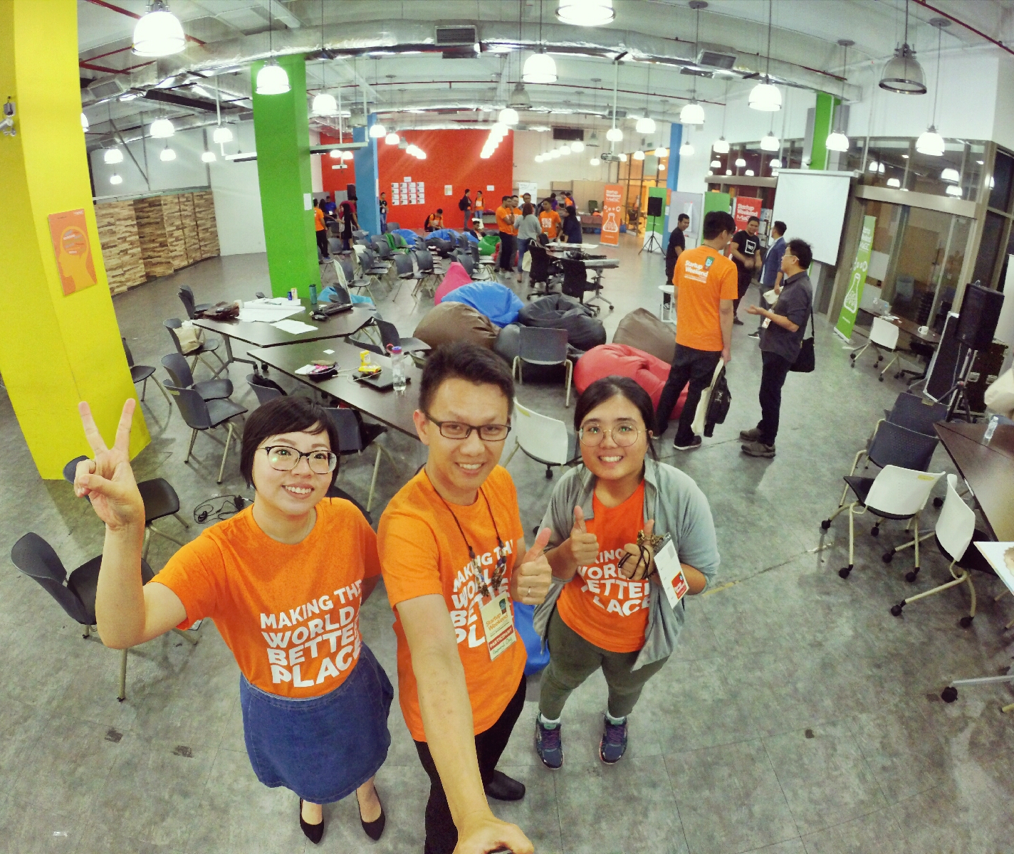 startup-weekend-at-magic-cyberjaya-malaysia-powered-by-google-for-entrepreneurs-social-enterprise-edition-raymond-ong-and-effye-ang-effye-media-online-advertising-a92