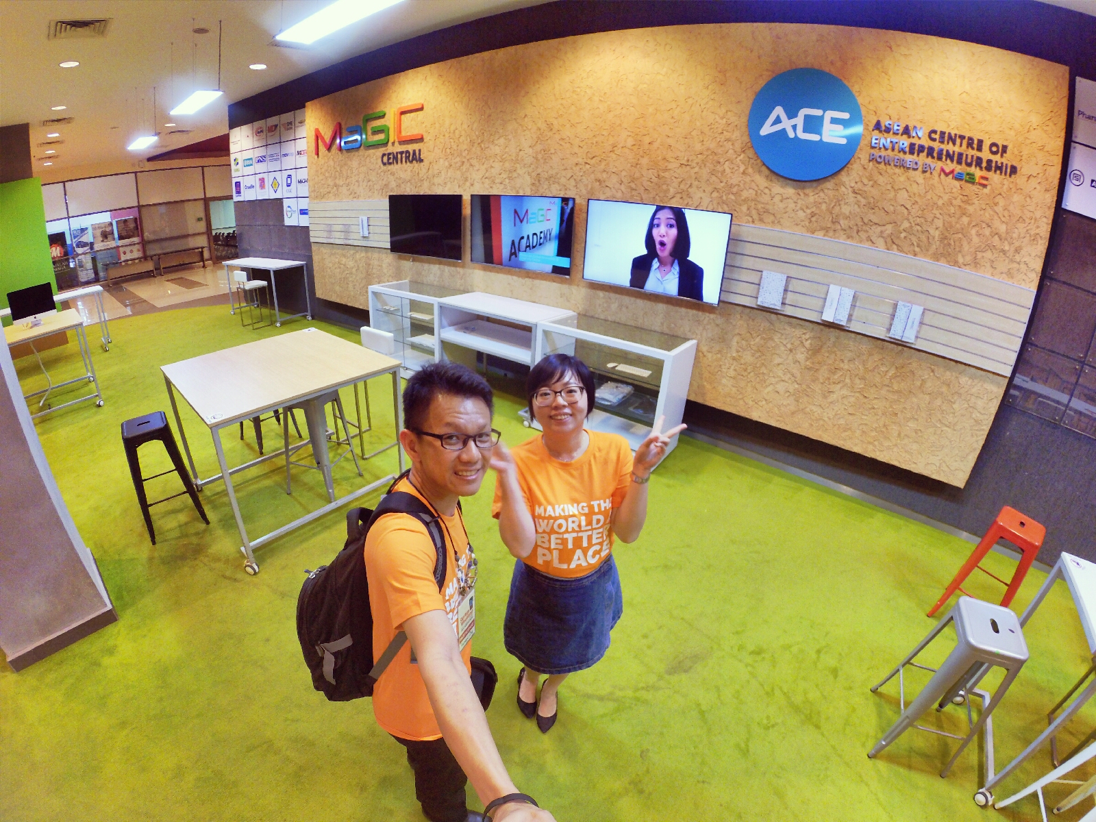 startup-weekend-at-magic-cyberjaya-malaysia-powered-by-google-for-entrepreneurs-social-enterprise-edition-raymond-ong-and-effye-ang-effye-media-online-advertising-a96