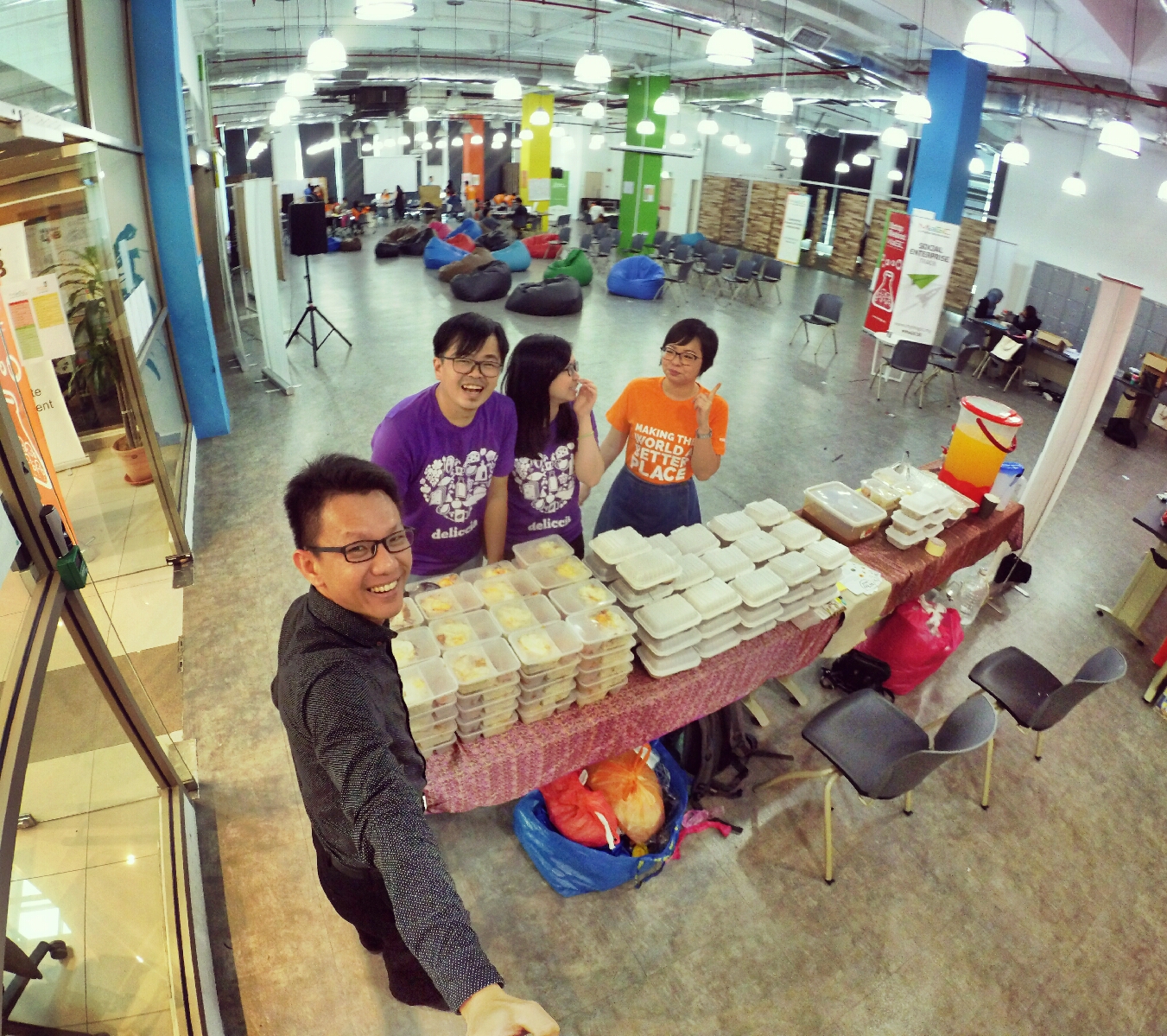 startup-weekend-at-magic-cyberjaya-malaysia-powered-by-google-for-entrepreneurs-social-enterprise-edition-raymond-ong-and-effye-ang-effye-media-online-advertising-b03