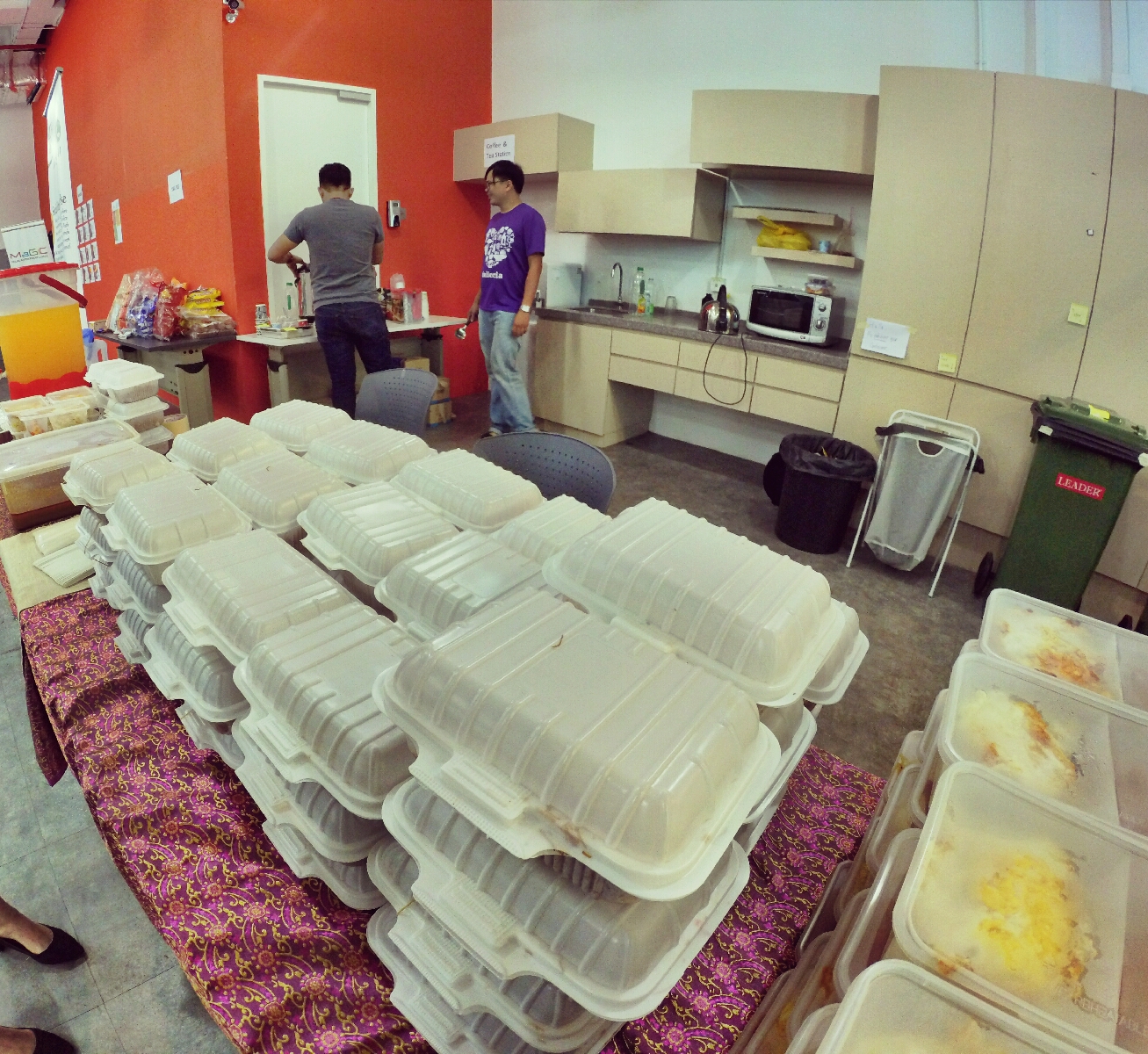 startup-weekend-at-magic-cyberjaya-malaysia-powered-by-google-for-entrepreneurs-social-enterprise-edition-raymond-ong-and-effye-ang-effye-media-online-advertising-b08