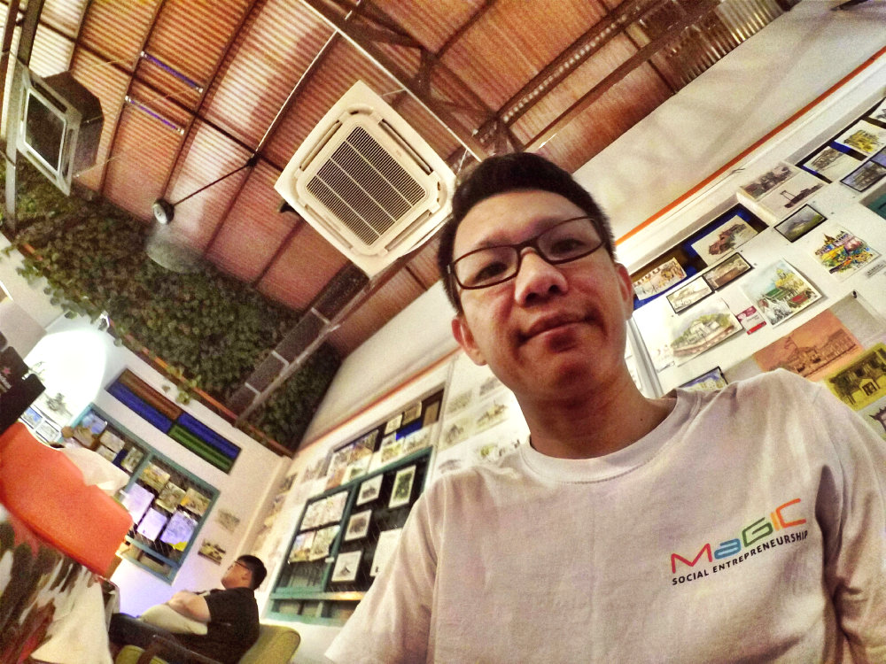 Dinner at Roundabout Kopitiam Cafe Batu Pahat Johor Malaysia Raymond Ong Effye Ang Effye Media Online Advertising Website Development Johor Msia A03