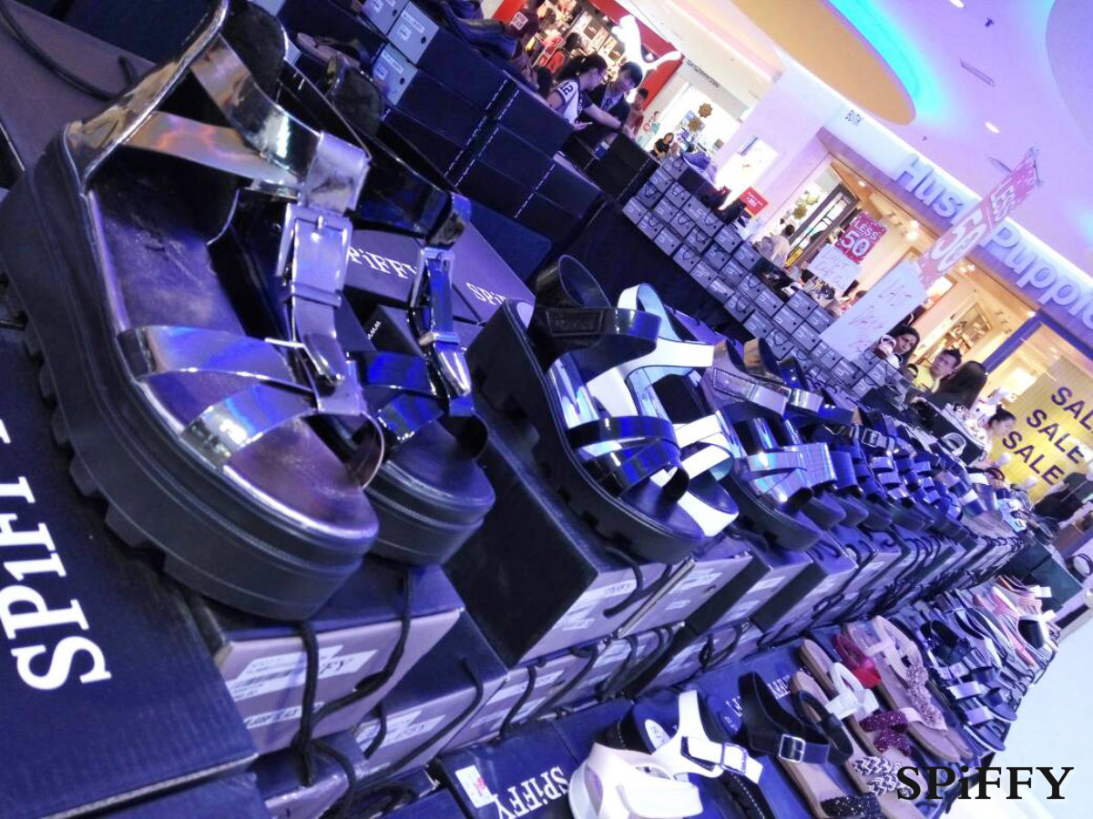 Fashion Shoes Sales Affordable Shoes Red Modani Store at Aplm Mall Seremban Negeri Sembilan Malaysia Spiffy Fasshion Shoes Season Clearance Stock Spiffy Fair A03