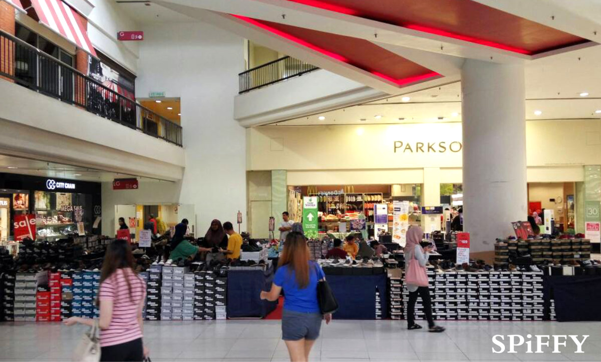 Fashion Shoes Sales Affordable Shoes Red Modani Store at Subang Parade Subang Jaya Selangor Malaysia Spiffy Fasshion Shoes Season Clearance Stock Spiffy Fair A05