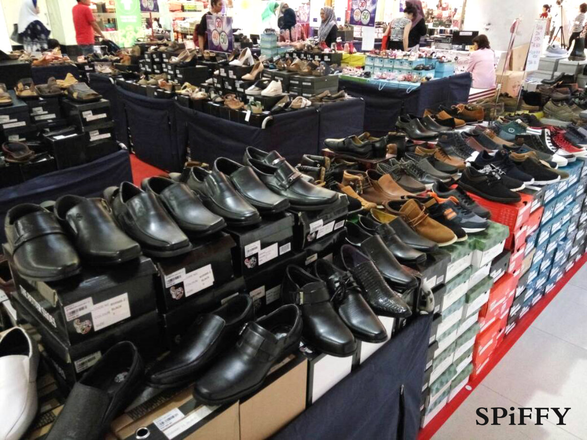 Fashion Shoes Sales Affordable Shoes Red Modani Store at Subang Parade Subang Jaya Selangor Malaysia Spiffy Fasshion Shoes Season Clearance Stock Spiffy Fair A08