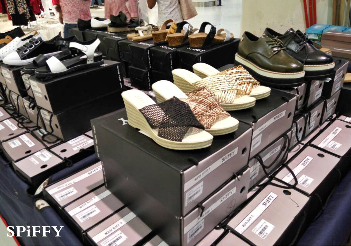 Fashion Shoes Sales Affordable Shoes Red Modani Store at Subang Parade Subang Jaya Selangor Malaysia Spiffy Fasshion Shoes Season Clearance Stock Spiffy Fair A11