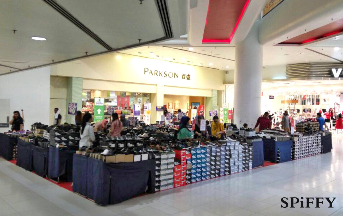 Fashion Shoes Sales Affordable Shoes Red Modani Store at Subang Parade Subang Jaya Selangor Malaysia Spiffy Fasshion Shoes Season Clearance Stock Spiffy Fair A15