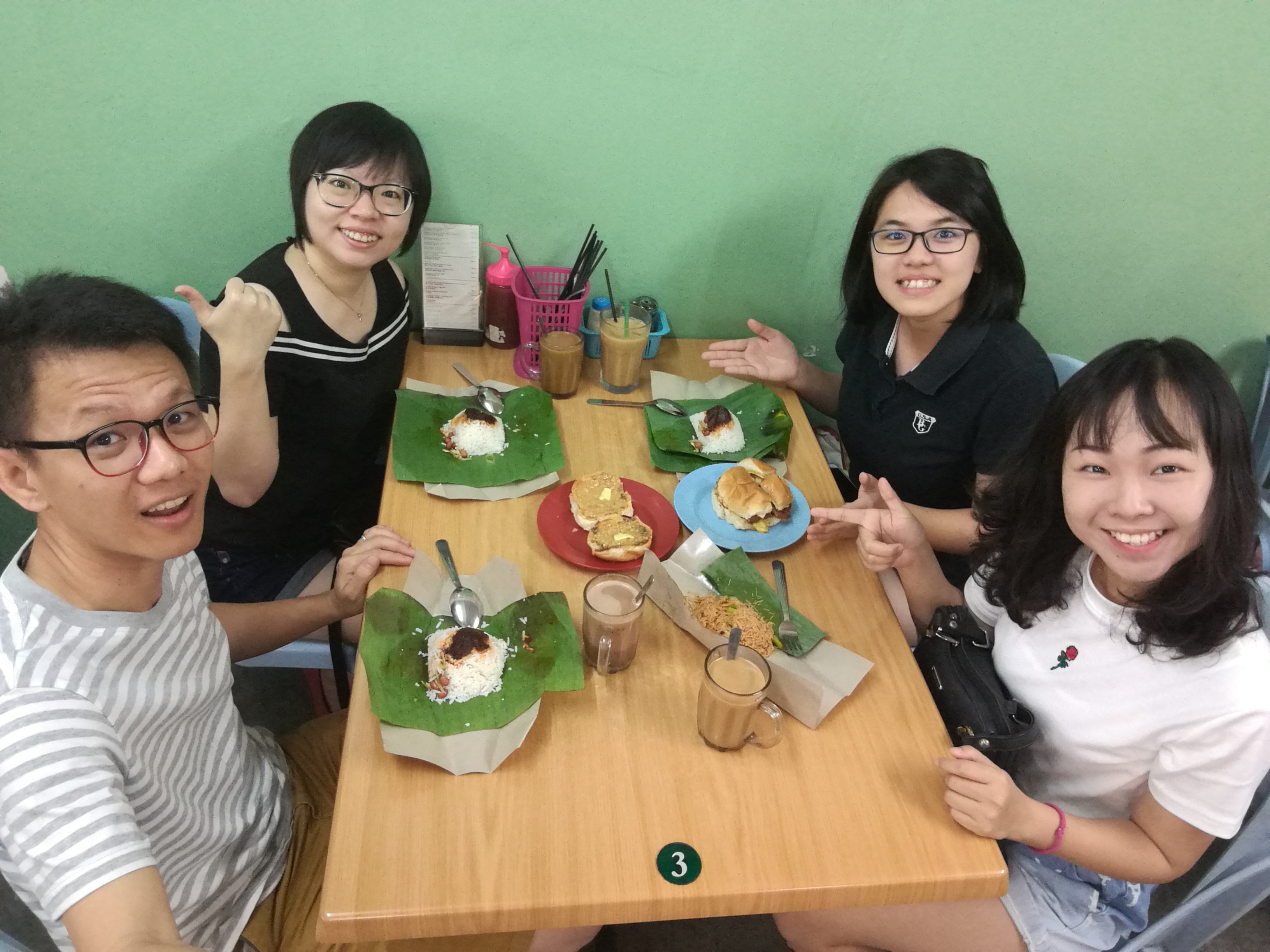 Malaysia Johor Batu Pahat Travel of Raymond Ong | Effye Ang | Pinky Ning | Estella Oon - A Trip Around Batu Pahat!