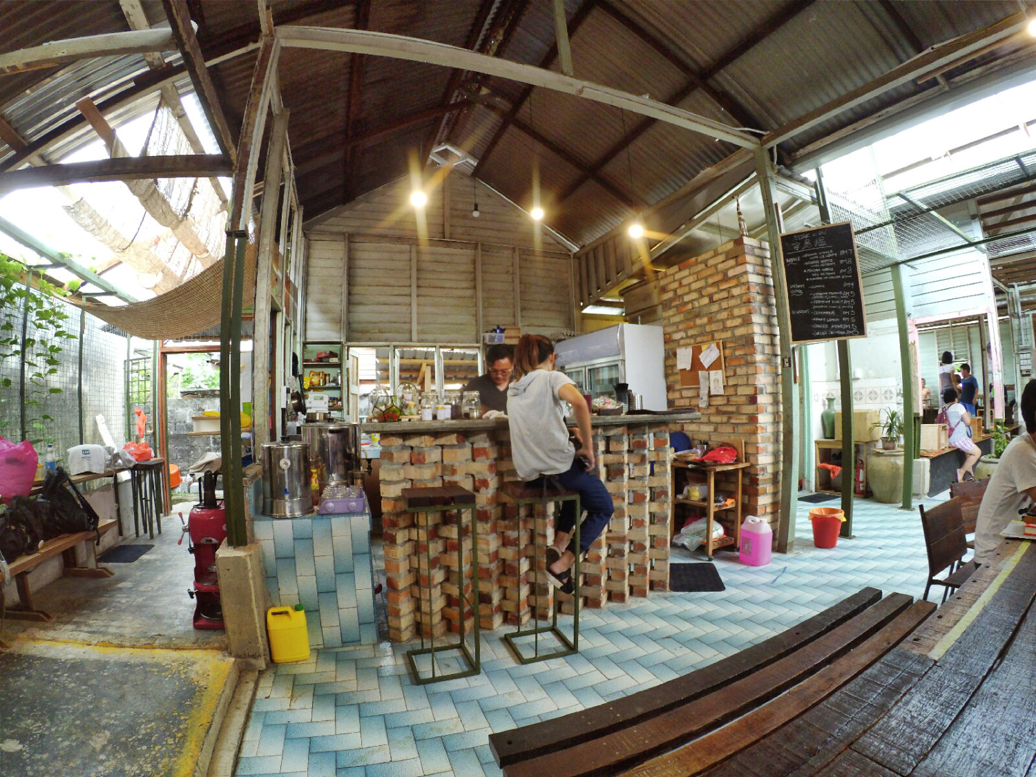 长颈鹿图书馆 蕉赖 雪兰莪 马来西亚 文艺咖啡厅图书馆 Little Giraffe Book Club Balakong 43200 Batu 9 Cheras Selangor Malaysia Art Cafe Library A11