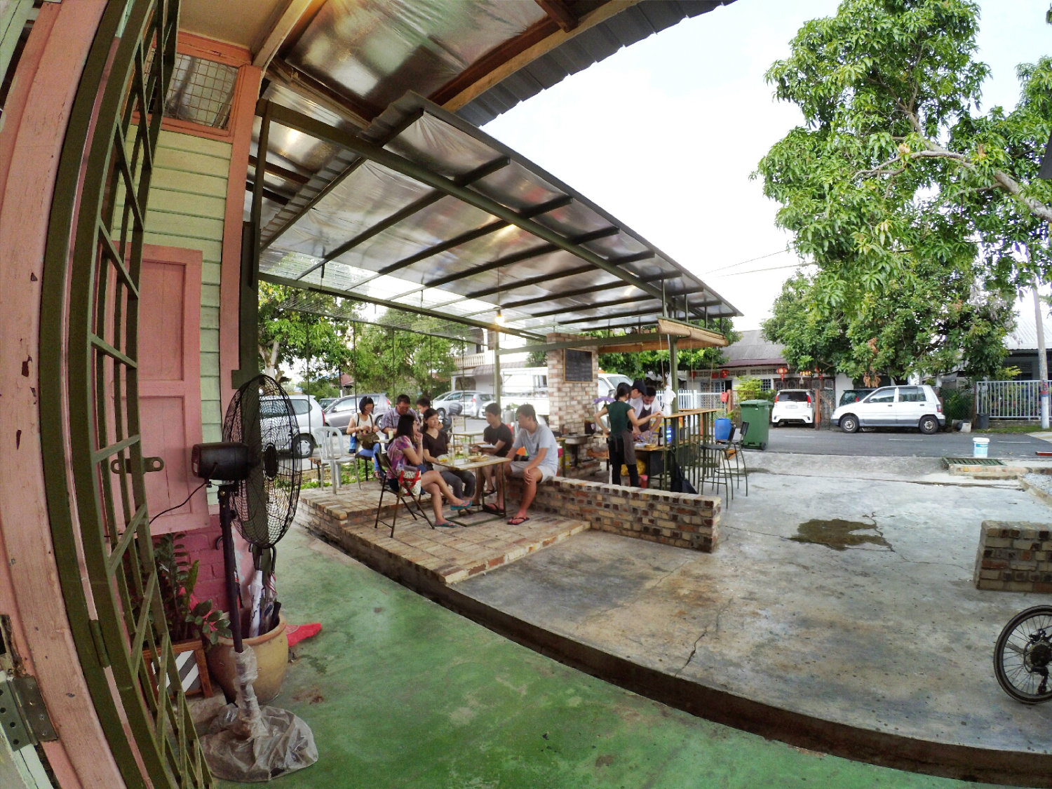 长颈鹿图书馆 蕉赖 雪兰莪 马来西亚 文艺咖啡厅图书馆 Little Giraffe Book Club Balakong 43200 Batu 9 Cheras Selangor Malaysia Art Cafe Library A15