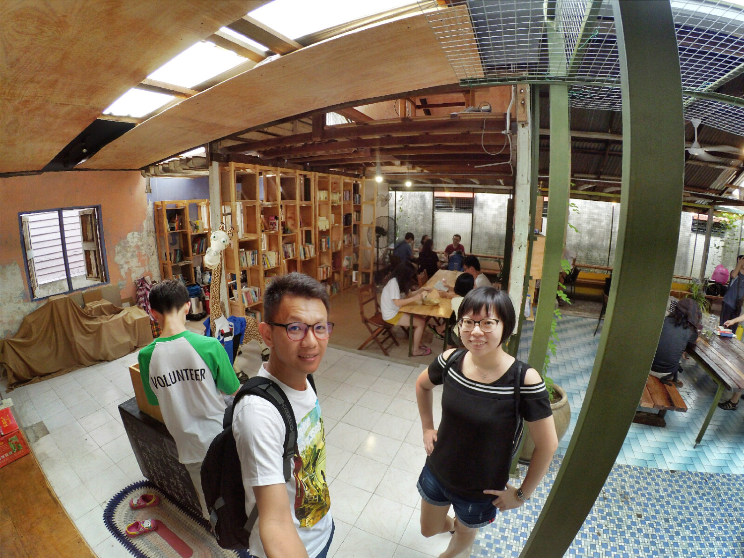 长颈鹿图书馆 蕉赖 雪兰莪 马来西亚 文艺咖啡厅图书馆 Little Giraffe Book Club Balakong 43200 Batu 9 Cheras Selangor Malaysia Art Cafe Library A20