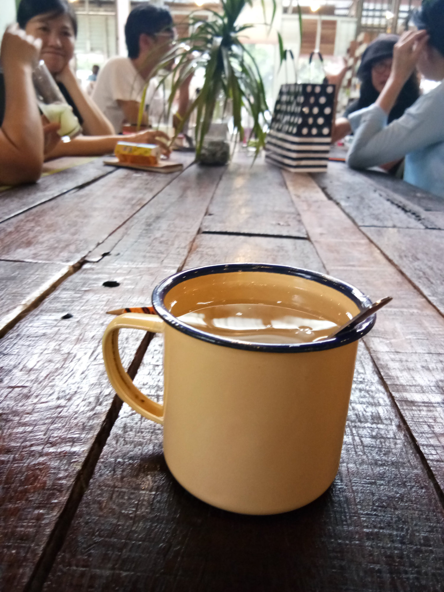 长颈鹿图书馆 蕉赖 雪兰莪 马来西亚 文艺咖啡厅图书馆 Little Giraffe Book Club Balakong 43200 Batu 9 Cheras Selangor Malaysia Art Cafe Library A23