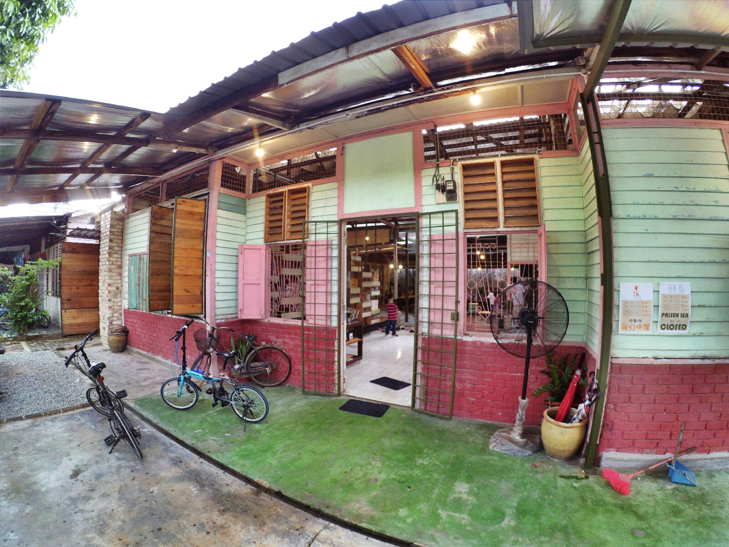 长颈鹿图书馆 蕉赖 雪兰莪 马来西亚 文艺咖啡厅图书馆 Little Giraffe Book Club Balakong 43200 Batu 9 Cheras Selangor Malaysia Art Cafe Library A07