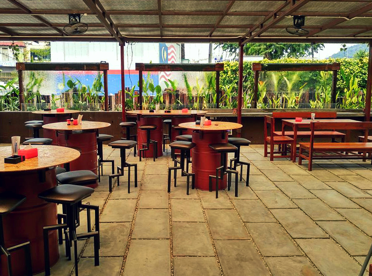 Roundabout Kopitiam Bistro and Cafe Batu Pahat Attraction Point with good ambience