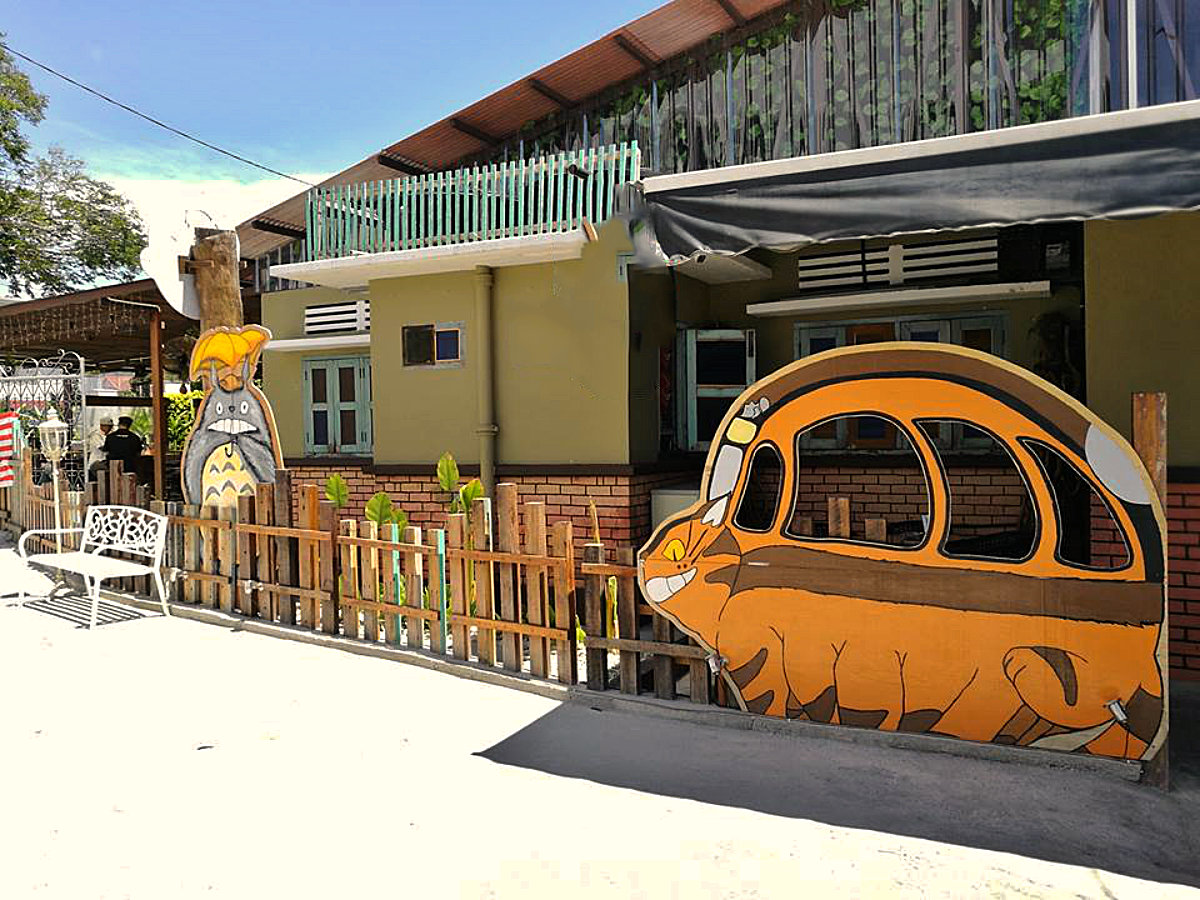 Totoro Theme Cafe , Roundabout Kopitiam Bistro and Cafe Batu Pahat , delicious and famous with good ambience,
