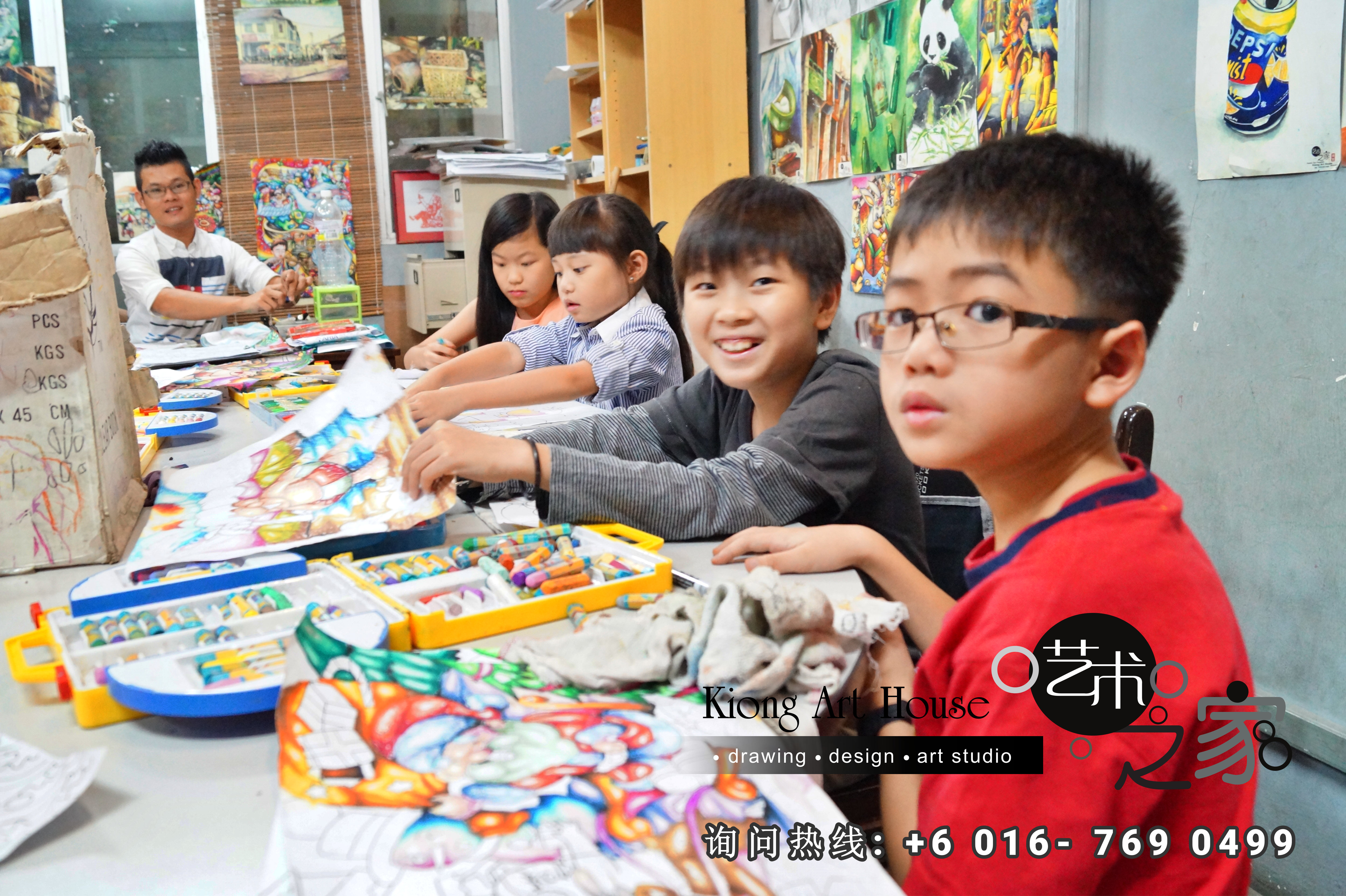 马来西亚 柔佛 峇株吧辖 美术课程 艺术画室 儿童绘画 彩图 水彩画 木笔画 蜡笔画 素描 油画 广告画 壁画 板画 布画 漫画 Kiong Art 艺术之家美术画室 A01-05