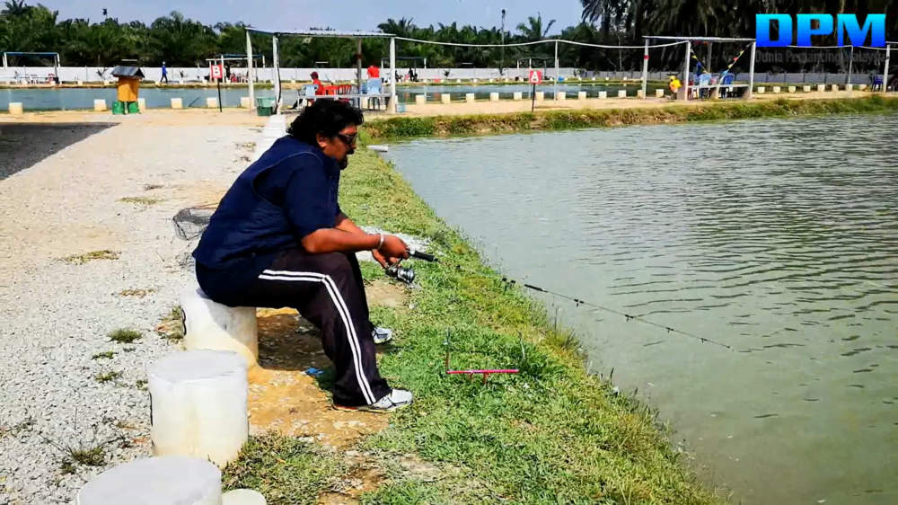 Kolam Memancing Simpang Sikon - Kolam Memancing Ikan Parit Raja Batu Pahat Johor Malaysia B14