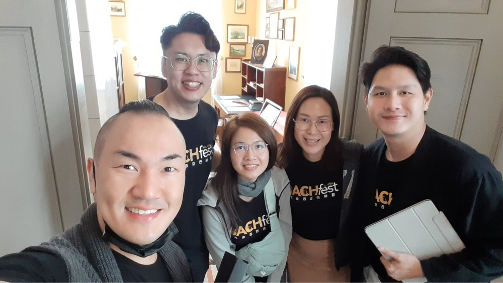 马来西亚女高音谢依燕 马来西亚巴赫节庆典合唱与管弦乐团的创办团员之一 毕业于维也纳市立音乐及艺术学院 A12